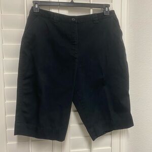 Karen Scott Black Capris size 18